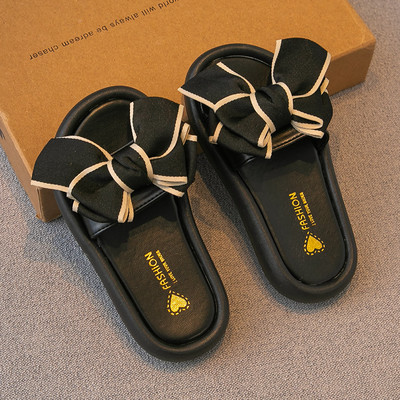 Παιδικές παντόφλες με κορδέλα σε μαύρο και ροζ χρώμα