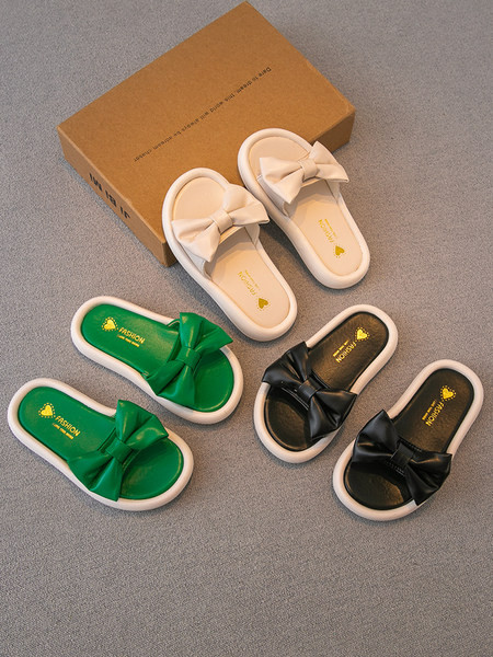 Μοντέρνες παιδικές παντόφλες με οικολογική δερμάτινη κορδέλα