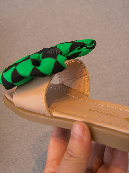 Dječje karirane papuče s trakom