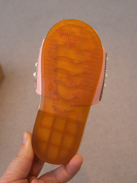 Gyöngyös gyerekpapucs három színben