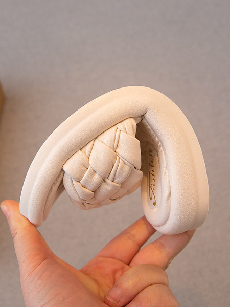 Eko bőrből készült alkalmi nyári papucs lányoknak