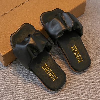 Műbőr papucs lányoknak ráncolt hatású pánttal