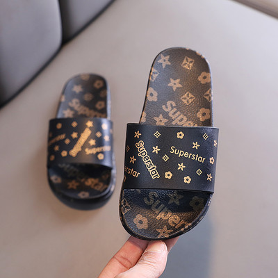 Új modell gyerekpapucs rátéttel