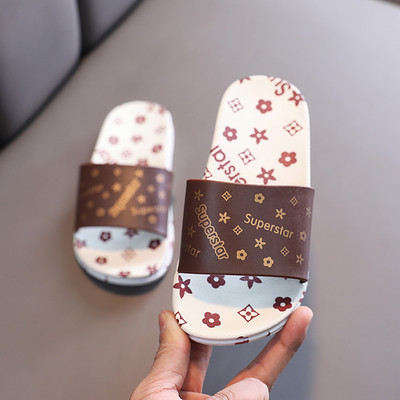 Új modell gyerekpapucs rátéttel