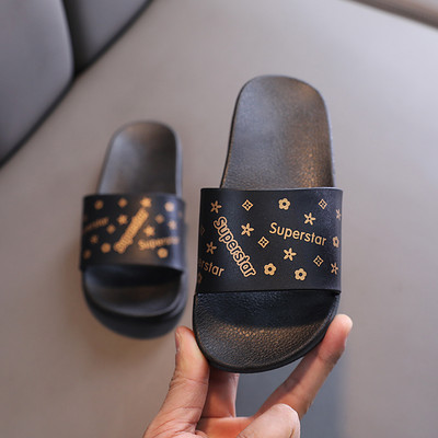 Új modell gyerekpapucs rátéttel