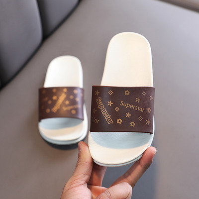 Új modell gyerekpapucs rátéttel