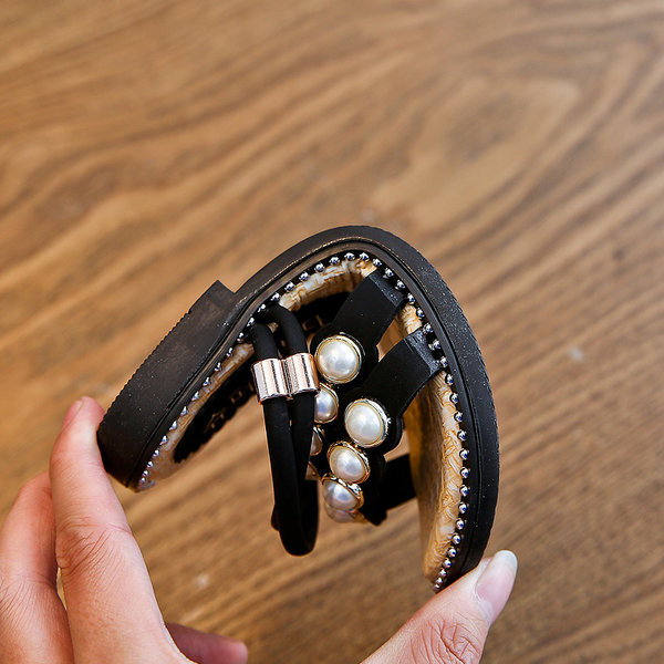 Gyöngyszemű, alkalmi gyerekpapucs három színben