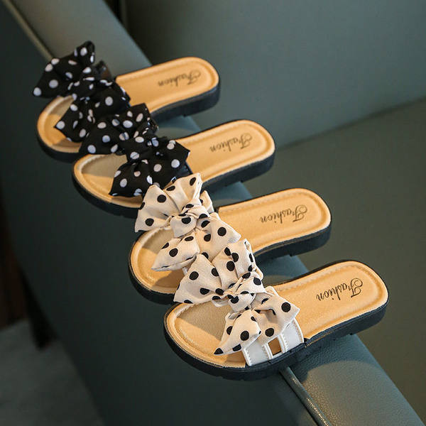 Детски чехли с равна подметка - няколко модела