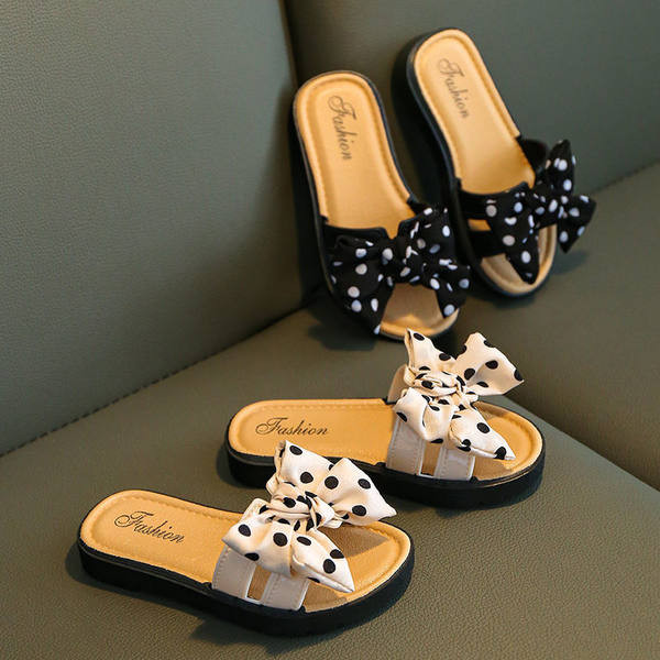 Детски чехли с равна подметка - няколко модела