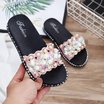 Νέο μοντέλο παιδικές παντόφλες με μεταλλικά στοιχεία