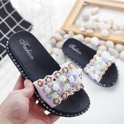 Νέο μοντέλο παιδικές παντόφλες με μεταλλικά στοιχεία