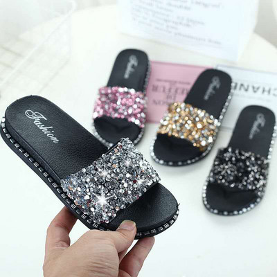 Νέο μοντέλο παιδικές παντόφλες με μεταλλικά στοιχεία