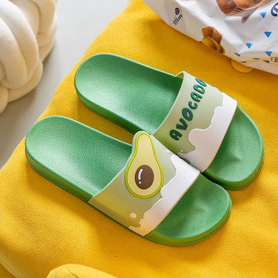Gyermek gumipapucs felirattal és rátéttel