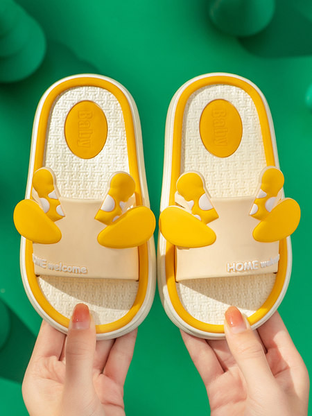 Детски чехли с 3D елемент - няколко цвята