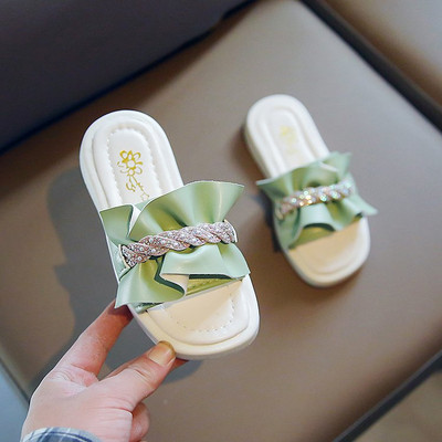 Gyermek papucs fém díszítéssel