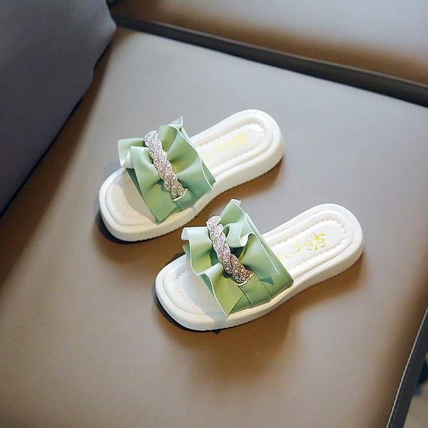 Gyermek papucs fém díszítéssel