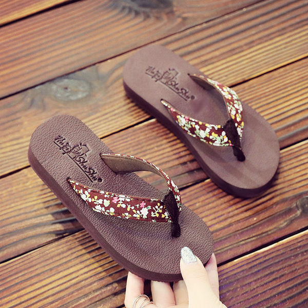 Gyerek papucs a lábujjak között lányoknak virágos motívumokkal