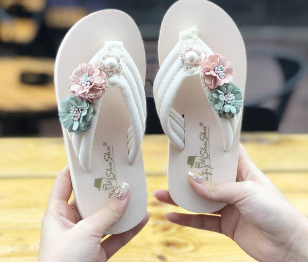 Model nou de papuci copii cu flori - mai multe modele