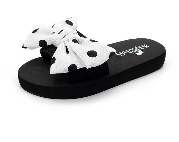 Alkalmi gyerekpapucs pöttyös szalaggal