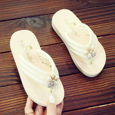 Pärlkaunistusega ja lillemotiividega sussid tüdrukutele varvaste vahel