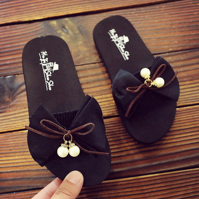 Papucs lányoknak textil szalaggal és gyöngyökkel