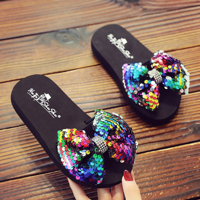 Μοντέρνες παντόφλες για κορίτσια με κορδέλα και διακοσμητικές παγιέτες και πέτρες