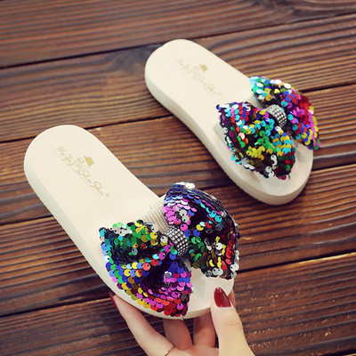 Μοντέρνες παντόφλες για κορίτσια με κορδέλα και διακοσμητικές παγιέτες και πέτρες