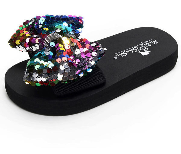 Μοντέρνες παντόφλες για κορίτσια με κορδέλα και διακοσμητικές παγιέτες και πέτρες