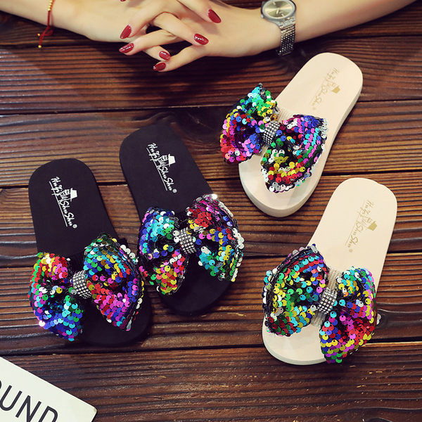 Μοντέρνες παντόφλες για κορίτσια με κορδέλα και διακοσμητικές παγιέτες και πέτρες