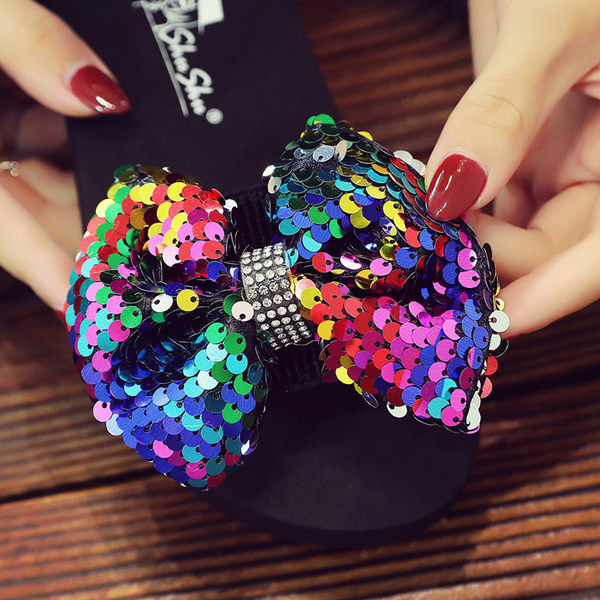 Μοντέρνες παντόφλες για κορίτσια με κορδέλα και διακοσμητικές παγιέτες και πέτρες