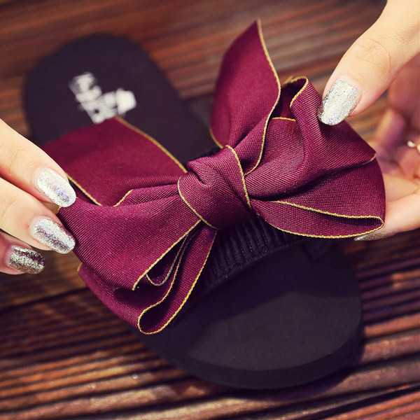 Új modell gyerekpapucs négy színben szalaggal