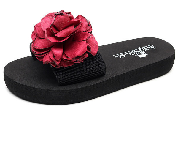 Novi model dječjih papuča sa 3D elementom za djevojčice