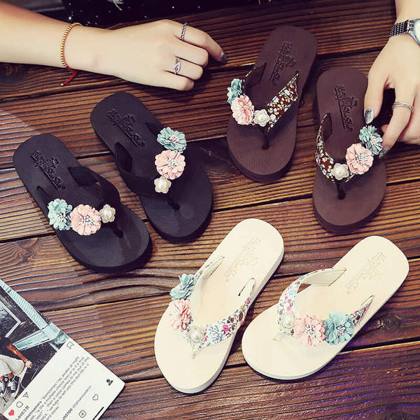 Gyerekpapucs textilpánttal az ujjakon keresztül