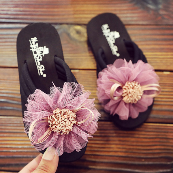 Ежедневни момичешки чехли с 3D елемент