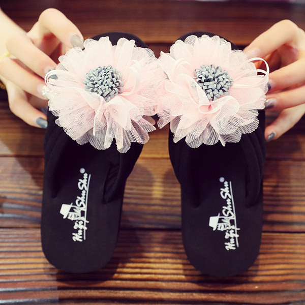 Ежедневни момичешки чехли с 3D елемент