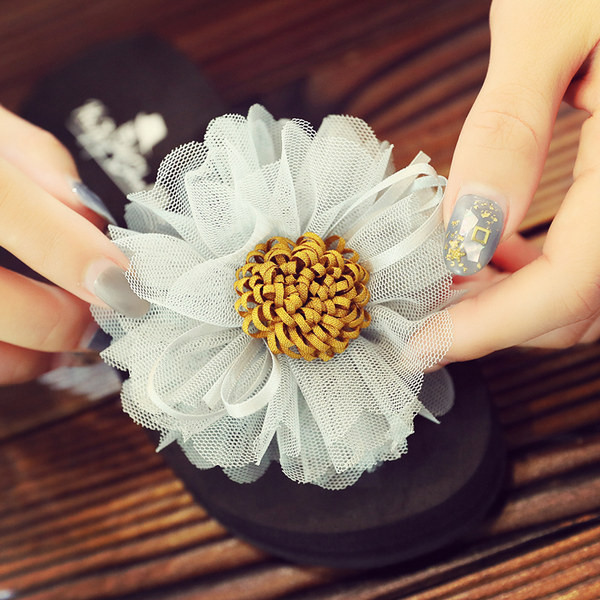 Ежедневни момичешки чехли с 3D елемент