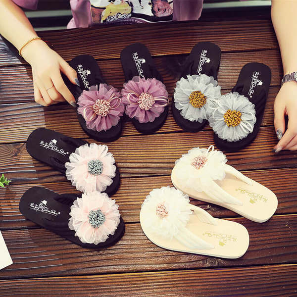 Ежедневни момичешки чехли с 3D елемент