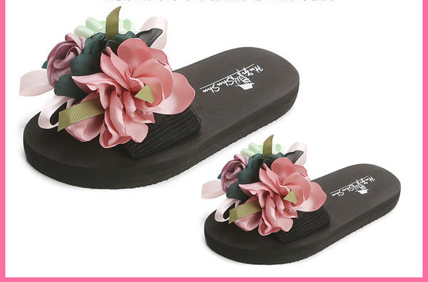 Детски чехли с 3D елементи