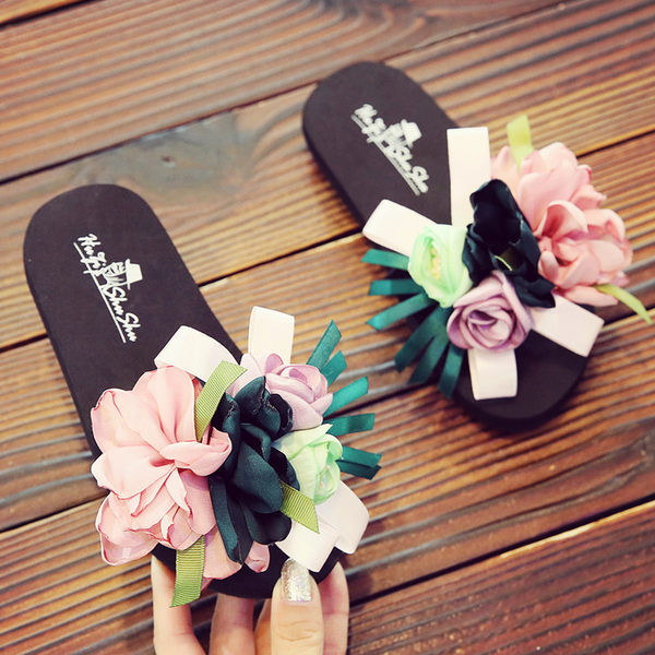 Детски чехли с 3D елементи