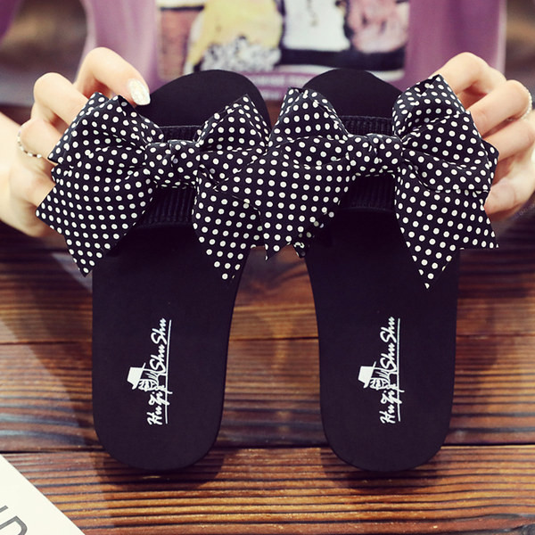 Dječje papuče s trakom na točkice