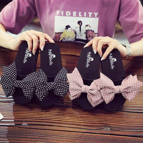 Dječje papuče s trakom na točkice