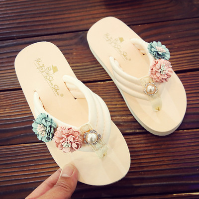 Alkalmi gyerekpapucs 3D elemmel - a lábujjakon keresztül