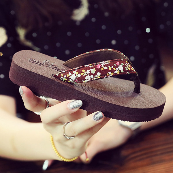 Παιδικές σαγιονάρες με υφασμάτινο λουράκι