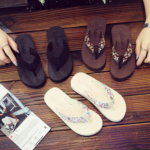 Παιδικές σαγιονάρες με υφασμάτινο λουράκι