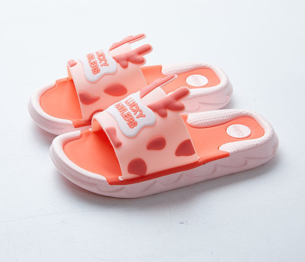 Παιδικές παντόφλες με επιγραφή και επίπεδη σόλα - τέσσερα χρώματα