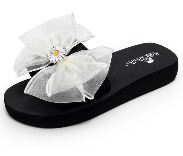 Νέο μοντέλο παντόφλες για κορίτσια με κορδέλα και μεταλλική διακόσμηση