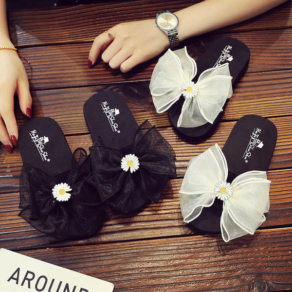 Νέο μοντέλο παντόφλες για κορίτσια με κορδέλα και μεταλλική διακόσμηση