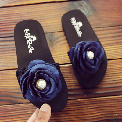 Casual παντόφλες με τρισδιάστατο στοιχείο για κορίτσια