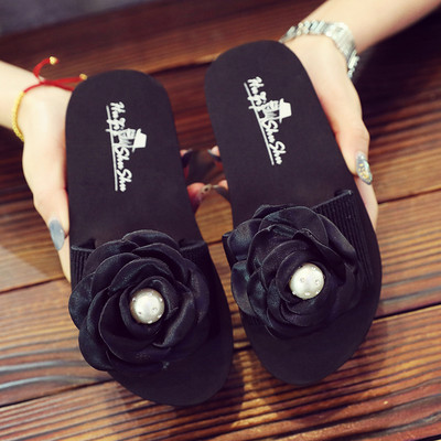 Casual παντόφλες με τρισδιάστατο στοιχείο για κορίτσια