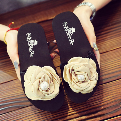 Casual παντόφλες με τρισδιάστατο στοιχείο για κορίτσια